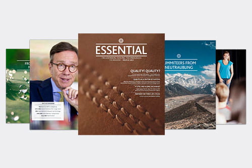  Mockup of ESSENTIAL magazine issue November 2015