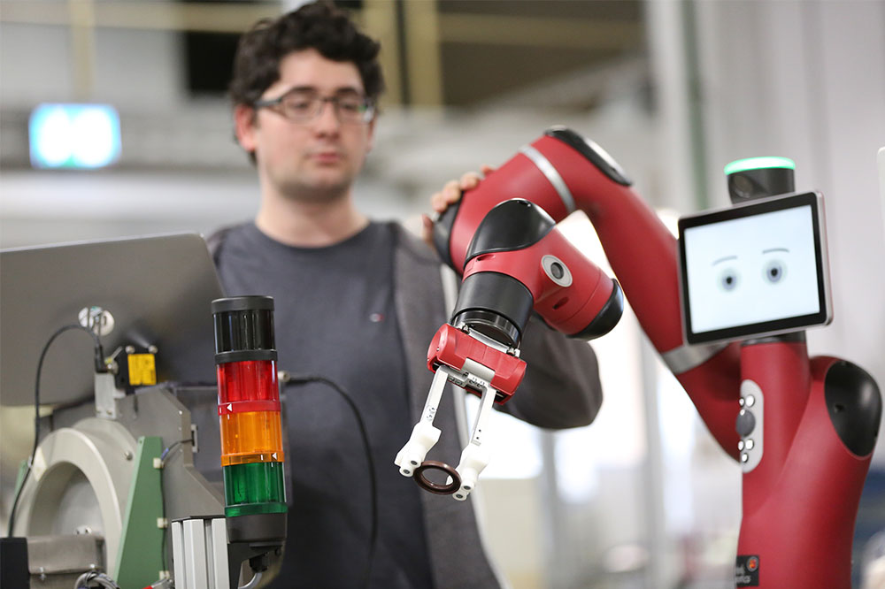 FST Essential Cobot