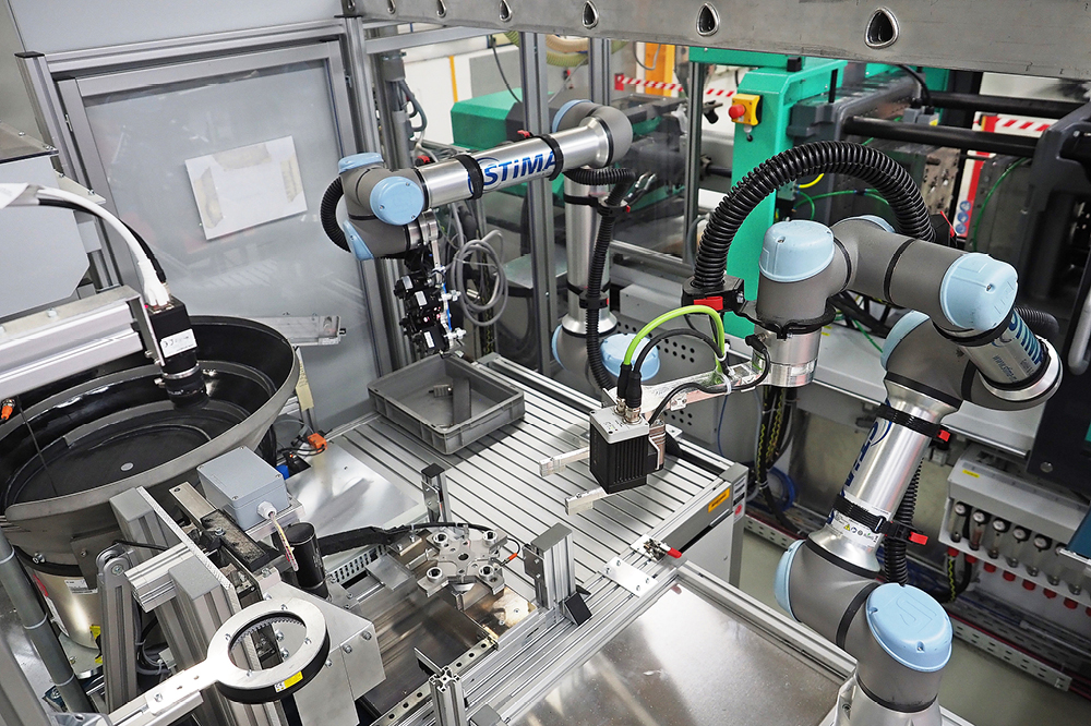 A machine with gripper arms