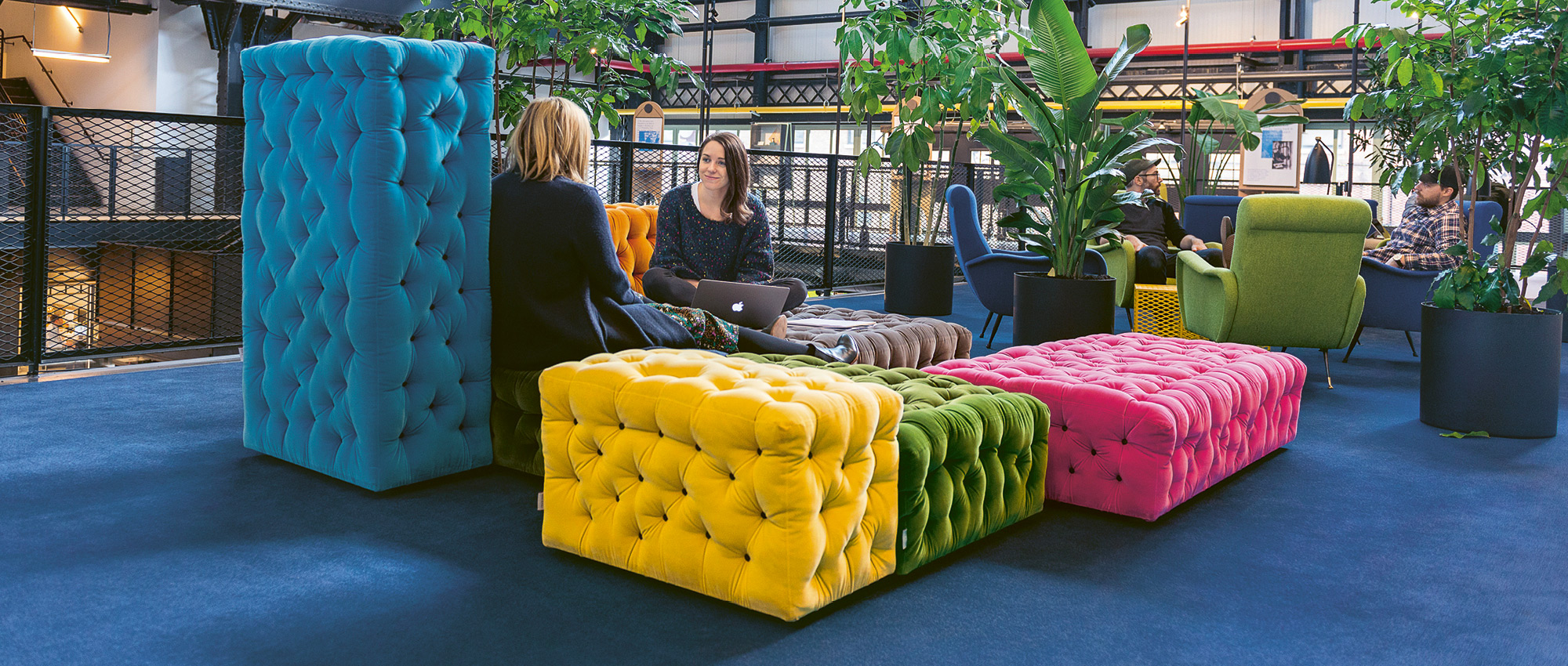 bunte Sofas New Lab