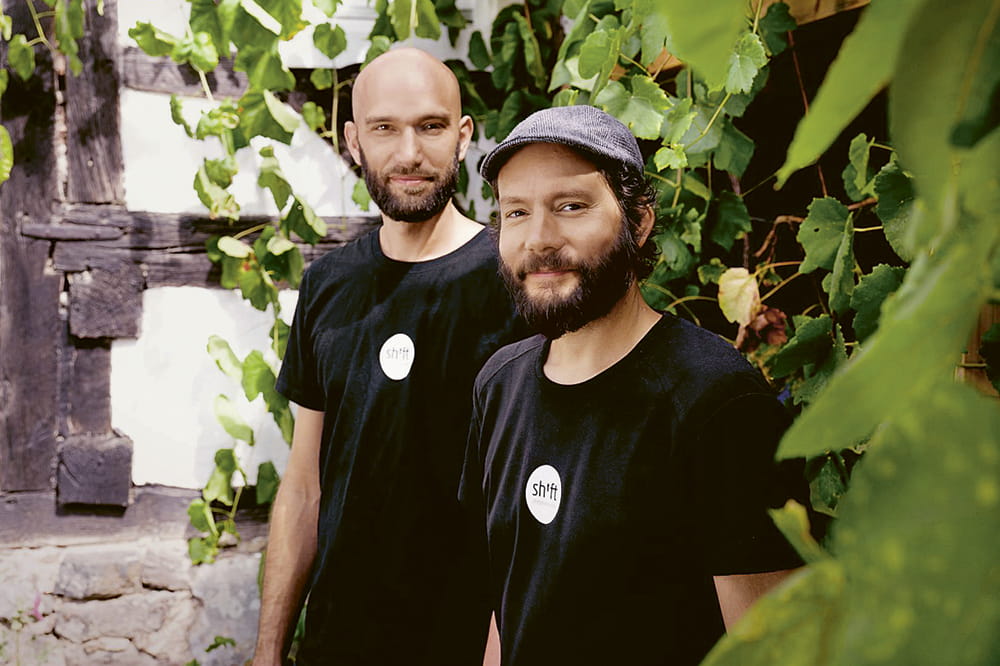 Die Gründer des Unternehmens Shift Samuel und Carsten Waldeck