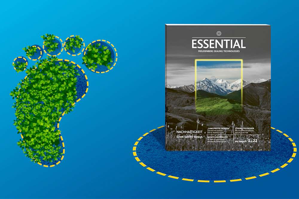 Auf der linken Seite ist eine Illustration von Pflanzen in Form eines Fußabdruckes und rechts davon steht das Essential-Magazin vor einem blauen Hintergrund.