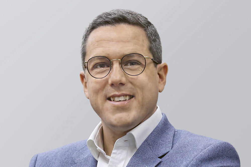 Porträt von Dr. Boris Jakobi.
