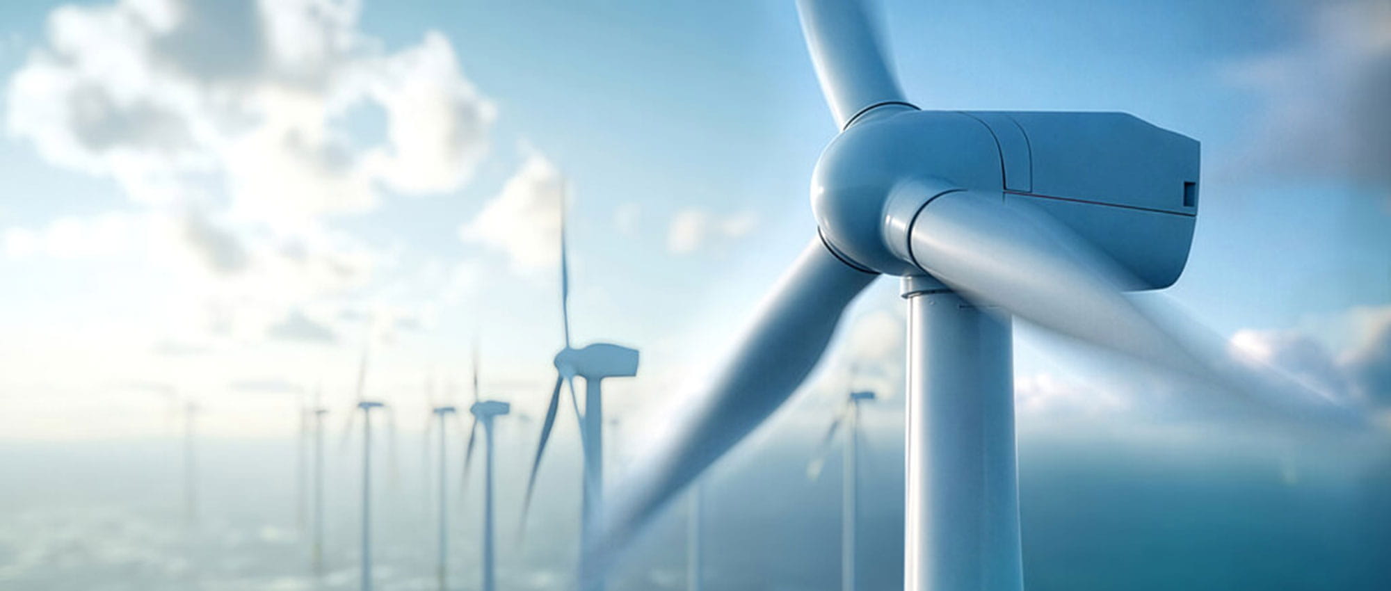 Offshore-Windkraftanlagen erzeugen erneuerbare Energie auf dem Meer.